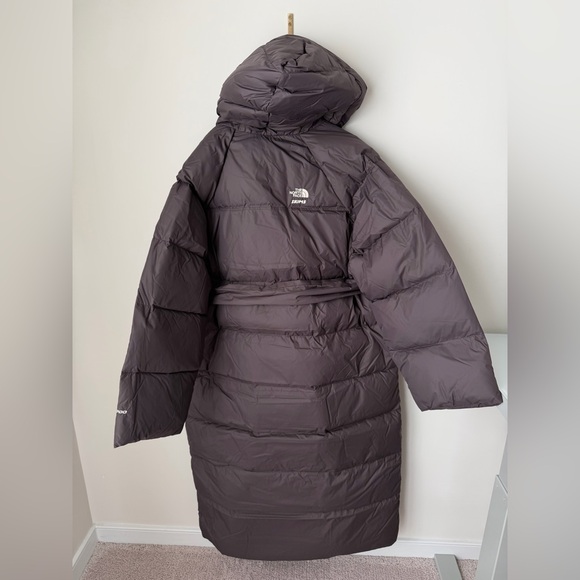 Skims x TNF Brown Phoenix Nuptse Wrap Down Parka Coat - Picture 5 of 5